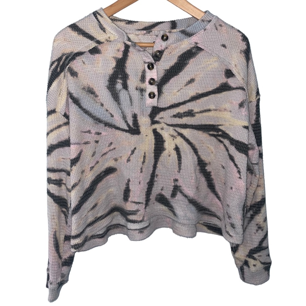So Tye Dye Cropped Henley Size Small